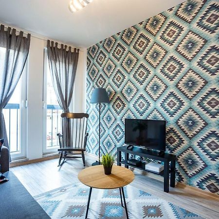 Apartamento Modern Naive Downtown With Free Private Garage-Fast Wi-Fi Novi Sad Exterior foto