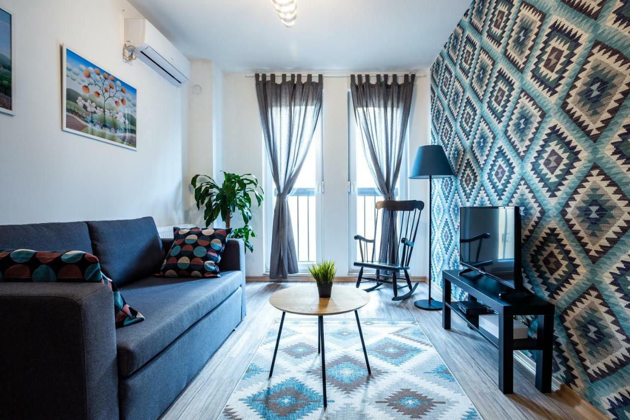 Apartamento Modern Naive Downtown With Free Private Garage-Fast Wi-Fi Novi Sad Exterior foto